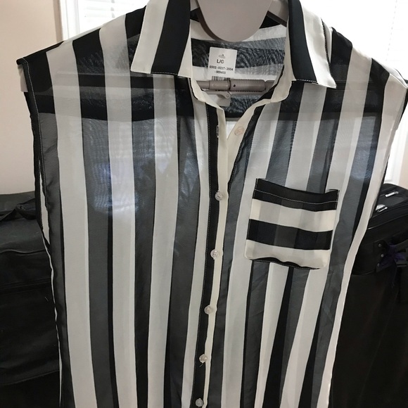 Button down striped “referee” style tank - Picture 2 of 7